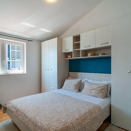 White Stone, Apartmán