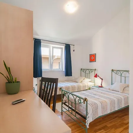 Apartament White Stone,