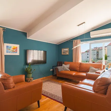 Apartament White Stone,